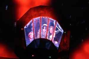 Sumsemann fliegt im Space Shuttle zum Mond. Foto: Birgit Hupfeld